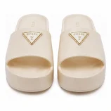 sandalias-poppys-crema-guess-2